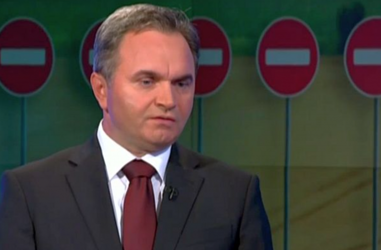 Šarlatan, ki se napaja iz davkoplačevalskega denarja