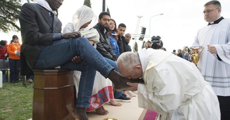 Papež Frančišek je hinavec!