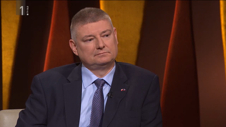 Pawel Czerwinski: “Jemljejo se kot drugorazredni, ker imajo to smolo da so belci in kristjani.”